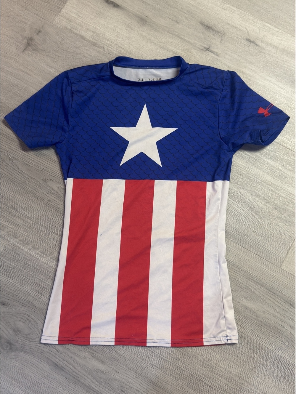 Under Armour Youth Boys Marvel Captain America Compression Shirt Fitted Blue Red